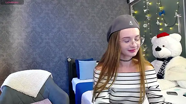 KateJonson online show from October 31, 2025, 12:24 pm