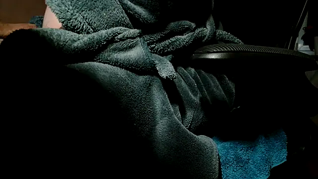 Snapshot of suedel65 chatting on November 17, 2025, 5:44 am suedel65 online show from November 17, 2025, 5:44 am