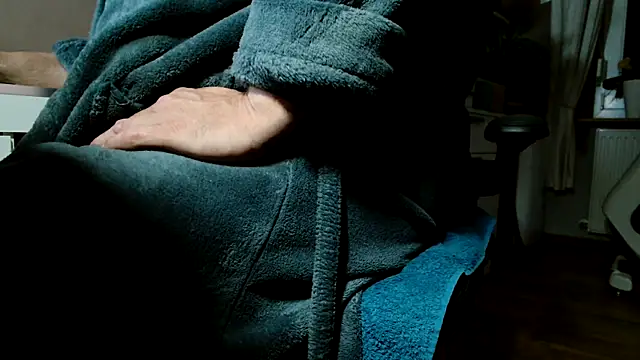 Snapshot of suedel65 chatting on October 15, 2025, 3:49 am suedel65 online show from October 15, 2025, 3:49 am