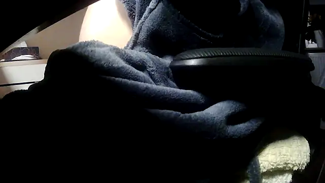 Snapshot of suedel65 chatting on February 14, 2026, 4:02 am suedel65 online show from February 14, 2026, 4:02 am