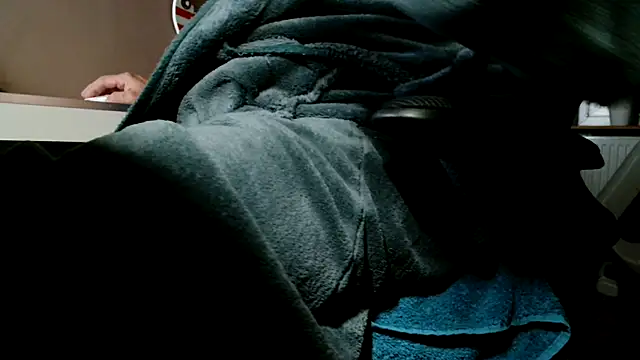 Snapshot of suedel65 chatting on October 8, 2025, 3:41 am suedel65 online show from October 8, 2025, 3:41 am