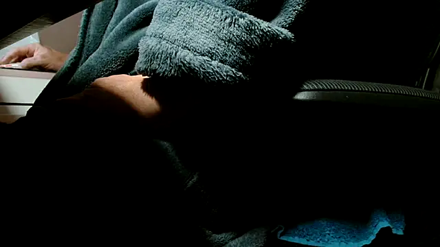 Snapshot of suedel65 chatting on October 20, 2025, 3:52 am suedel65 online show from October 20, 2025, 3:52 am