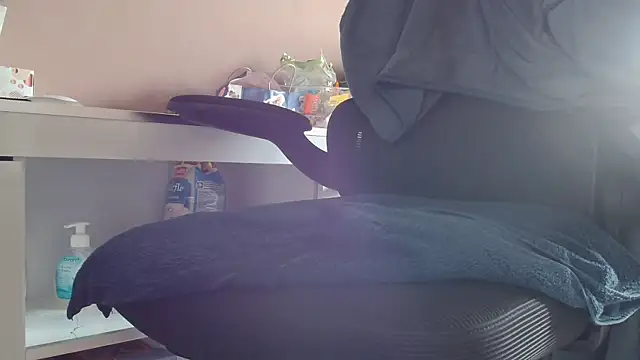 suedel65 online show from March 10, 2025, 11:34 am