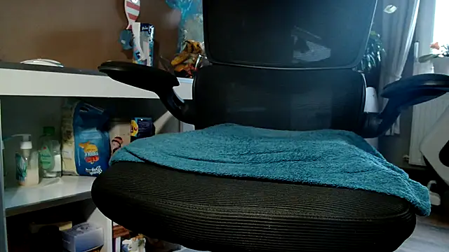 Snapshot of suedel65 chatting on October 23, 2025, 3:00 pm suedel65 online show from October 23, 2025, 3:00 pm