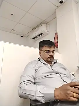 Desi Londa 143 online show from July 24, 2026, 12:34 pm