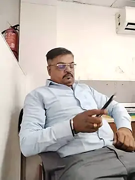 Desi Londa 143 online show from August 7, 2026, 5:02 am