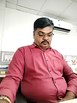 Snapshot of Desi_Londa_143 chatting on November 10, 2025, 8:41 am Desi Londa 143 online show from November 10, 2025, 8:41 am