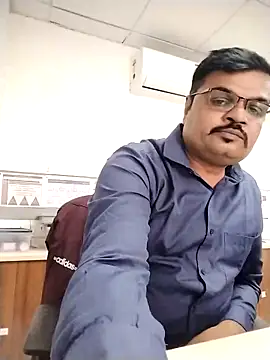 Snapshot of Desi_Londa_143 chatting on November 17, 2025, 6:06 am Desi Londa 143 online show from November 17, 2025, 6:06 am