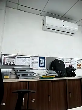 Snapshot of Desi_Londa_143 chatting on October 8, 2025, 4:47 am Desi Londa 143 online show from October 8, 2025, 4:47 am