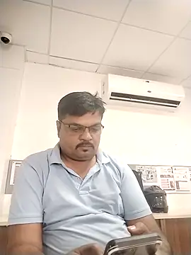 Snapshot of Desi_Londa_143 chatting on October 11, 2025, 5:41 am Desi Londa 143 online show from October 11, 2025, 5:41 am