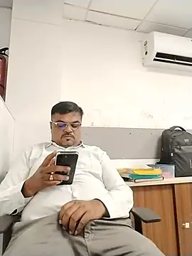 Desi Londa 143 online show from July 7, 2026, 7:23 am
