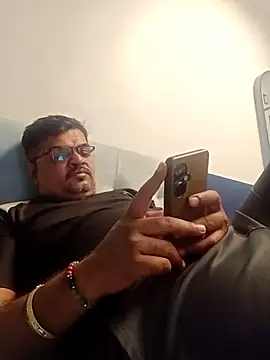 Snapshot of Desi_Londa_143 chatting on October 27, 2025, 1:56 pm Desi Londa 143 online show from October 27, 2025, 1:56 pm