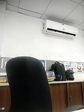 Snapshot of Desi_Londa_143 chatting on October 16, 2025, 4:32 am Desi Londa 143 online show from October 16, 2025, 4:32 am