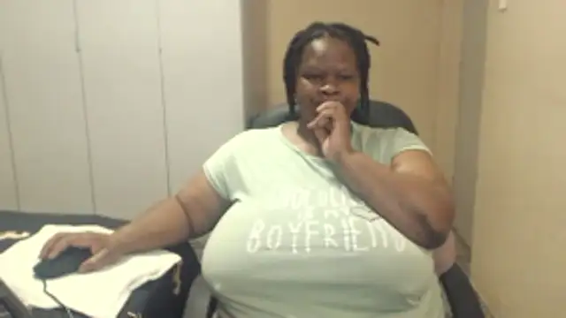 sweetnoziexx online show from October 25, 2025, 5:13 pm