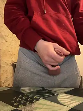 yann2392 online show from February 26, 2026, 2:50 pm