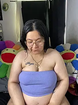 MsConejitaa online show from May 7, 2026, 3:26 pm