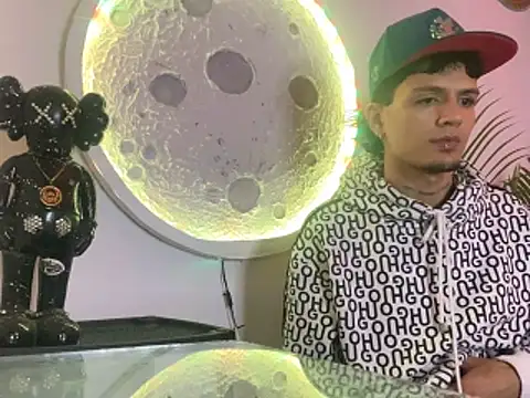 Snapshot of andersonZ998 chatting on November 30, 2025, 5:19 am andersonZ998 online show from November 30, 2025, 5:19 am