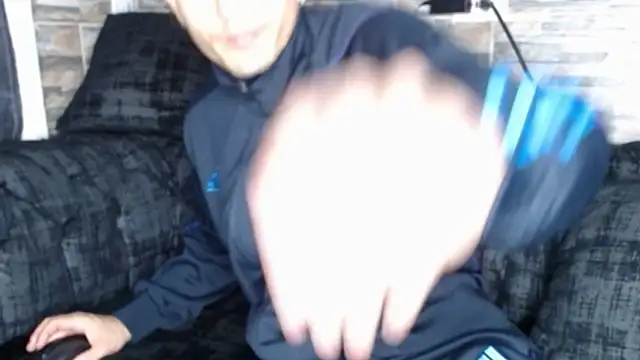 Snapshot of andersonZ998 chatting on March 15, 2025, 2:24 am andersonZ998 online show from March 15, 2025, 2:24 am