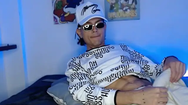 Snapshot of andersonZ998 chatting on February 20, 2025, 1:03 am andersonZ998 online show from February 20, 2025, 1:03 am