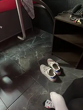 migu4i online show from February 5, 2026, 8:04 pm