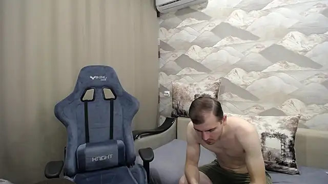 SerzhKorol1 online show from November 11, 2025, 5:13 am