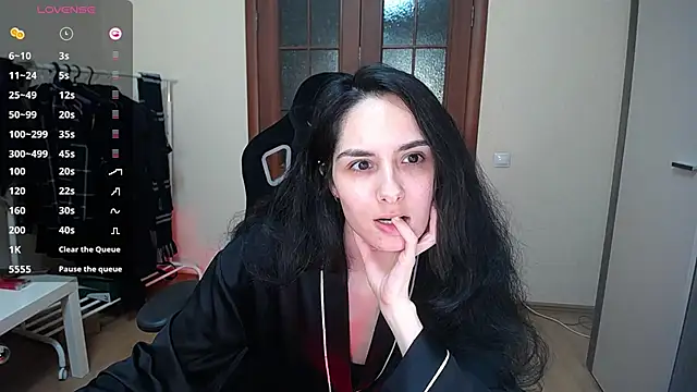 Snapshot of The_Blacksphinxxx chatting on May 8, 2026, 5:39 pm The Blacksphinxxx online show from May 8, 2026, 5:39 pm