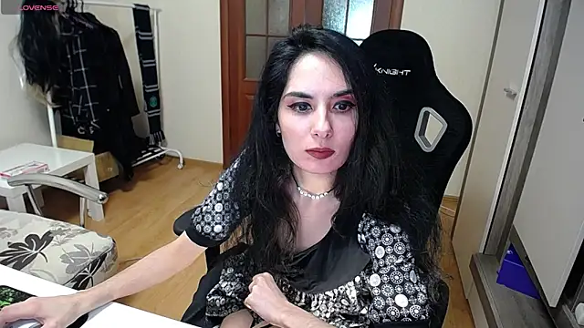 Snapshot of The_Blacksphinxxx chatting on April 8, 2026, 3:24 pm The Blacksphinxxx online show from April 8, 2026, 3:24 pm