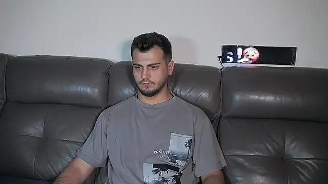 Snapshot of CrazyDom1 chatting on August 3, 2026, 10:47 pm CrazyDom1 online show from August 3, 2026, 10:47 pm