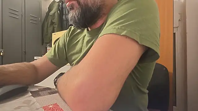 Snapshot of TigerOne19 chatting on December 4, 2025, 7:24 pm TigerOne19 online show from December 4, 2025, 7:24 pm