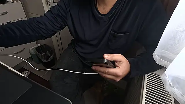 Snapshot of TigerOne19 chatting on December 14, 2025, 8:09 am TigerOne19 online show from December 14, 2025, 8:09 am