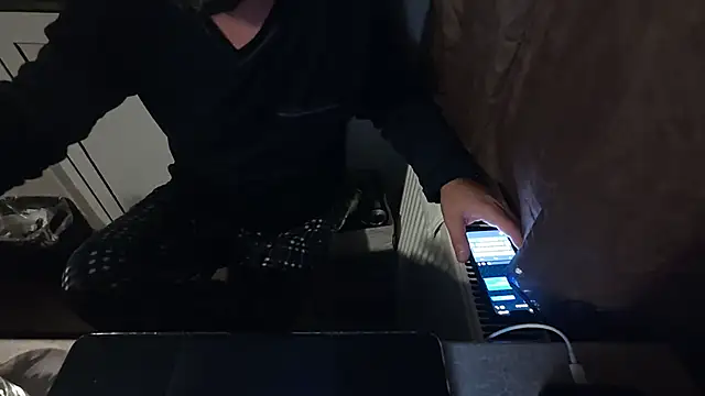 Snapshot of TigerOne19 chatting on November 29, 2025, 8:42 pm TigerOne19 online show from November 29, 2025, 8:42 pm