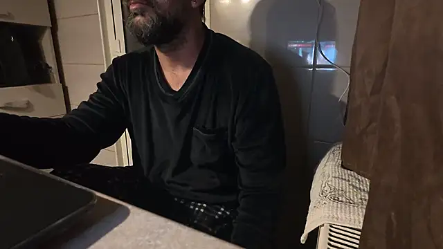 Snapshot of TigerOne19 chatting on November 11, 2025, 9:31 pm TigerOne19 online show from November 11, 2025, 9:31 pm