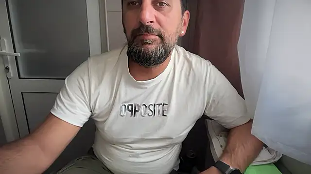 Snapshot of TigerOne19 chatting on November 5, 2025, 9:56 am TigerOne19 online show from November 5, 2025, 9:56 am