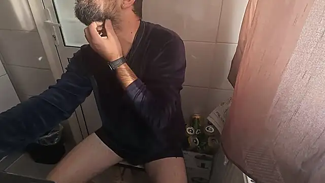 Snapshot of TigerOne19 chatting on November 9, 2025, 7:23 am TigerOne19 online show from November 9, 2025, 7:23 am