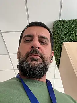 Snapshot of TigerOne19 chatting on November 3, 2025, 8:40 am TigerOne19 online show from November 3, 2025, 8:40 am