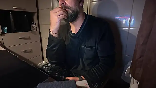 Snapshot of TigerOne19 chatting on November 14, 2025, 7:50 pm TigerOne19 online show from November 14, 2025, 7:50 pm