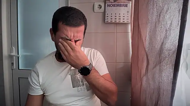 Snapshot of TigerOne19 chatting on November 2, 2025, 8:19 am TigerOne19 online show from November 2, 2025, 8:19 am