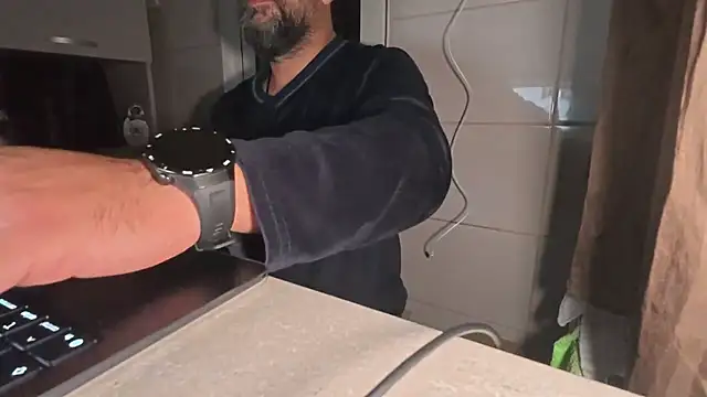 Snapshot of TigerOne19 chatting on November 12, 2025, 10:35 pm TigerOne19 online show from November 12, 2025, 10:35 pm