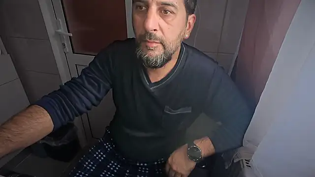 Snapshot of TigerOne19 chatting on November 18, 2025, 8:28 am TigerOne19 online show from November 18, 2025, 8:28 am