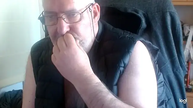 Snapshot of trasnodoluar chatting on April 19, 2026, 3:24 pm trasnodoluar online show from April 19, 2026, 3:24 pm