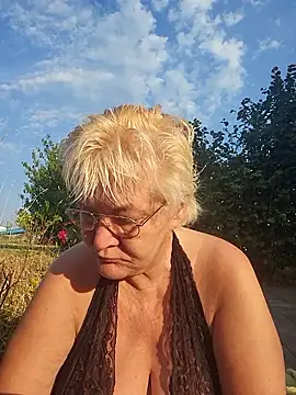 milfchantal4 online show from June 28, 2026, 5:25 am