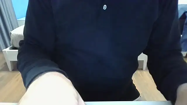 Snapshot of alessex24 chatting on October 27, 2025, 5:14 pm alessex24 online show from October 27, 2025, 5:14 pm