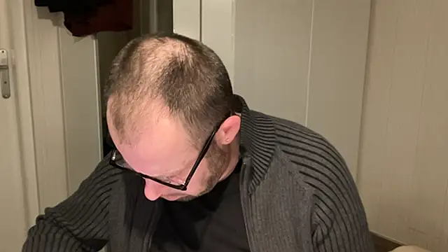 FABIOGLASSES online show from December 3, 2025, 11:25 pm