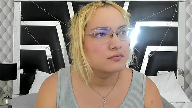 katya kozlov online show from November 22, 2025, 3:49 am