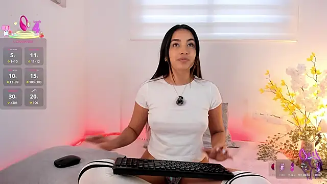 aisha es online show from April 10, 2026, 7:43 pm