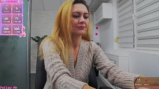 Snapshot of EllaMilf_ chatting on November 25, 2025, 3:23 pm EllaMilf online show from November 25, 2025, 3:23 pm