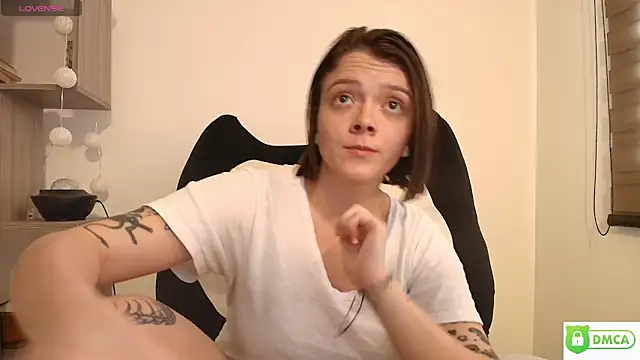 Snapshot of Arya_starrk chatting on June 19, 2026, 6:47 pm Arya starrk online show from June 19, 2026, 6:47 pm