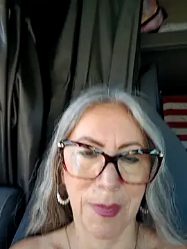 EvaRobinson online show from March 20, 2025, 8:08 pm