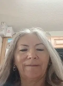 EvaRobinson online show from September 19, 2025, 5:28 pm