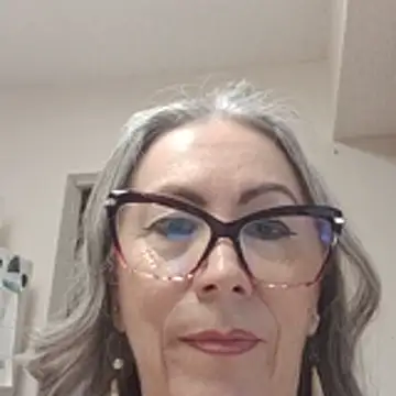 EvaRobinson online show from November 4, 2025, 4:44 pm